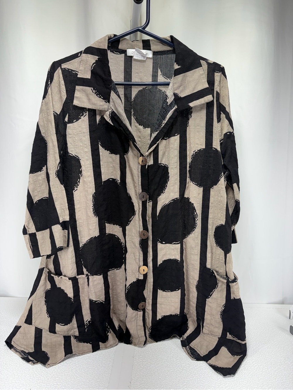 Beige and Black Button-Front Graphic Shirt Jacket 4636